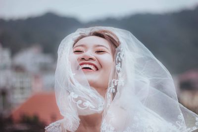 Portrait of a smiling young woman