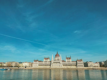 View to the hungarian parliament. 