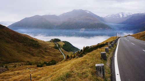 Panoramic view of lake and mountains against sky