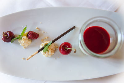 Close-up of tomatoes in plate