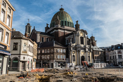 Buildings in city