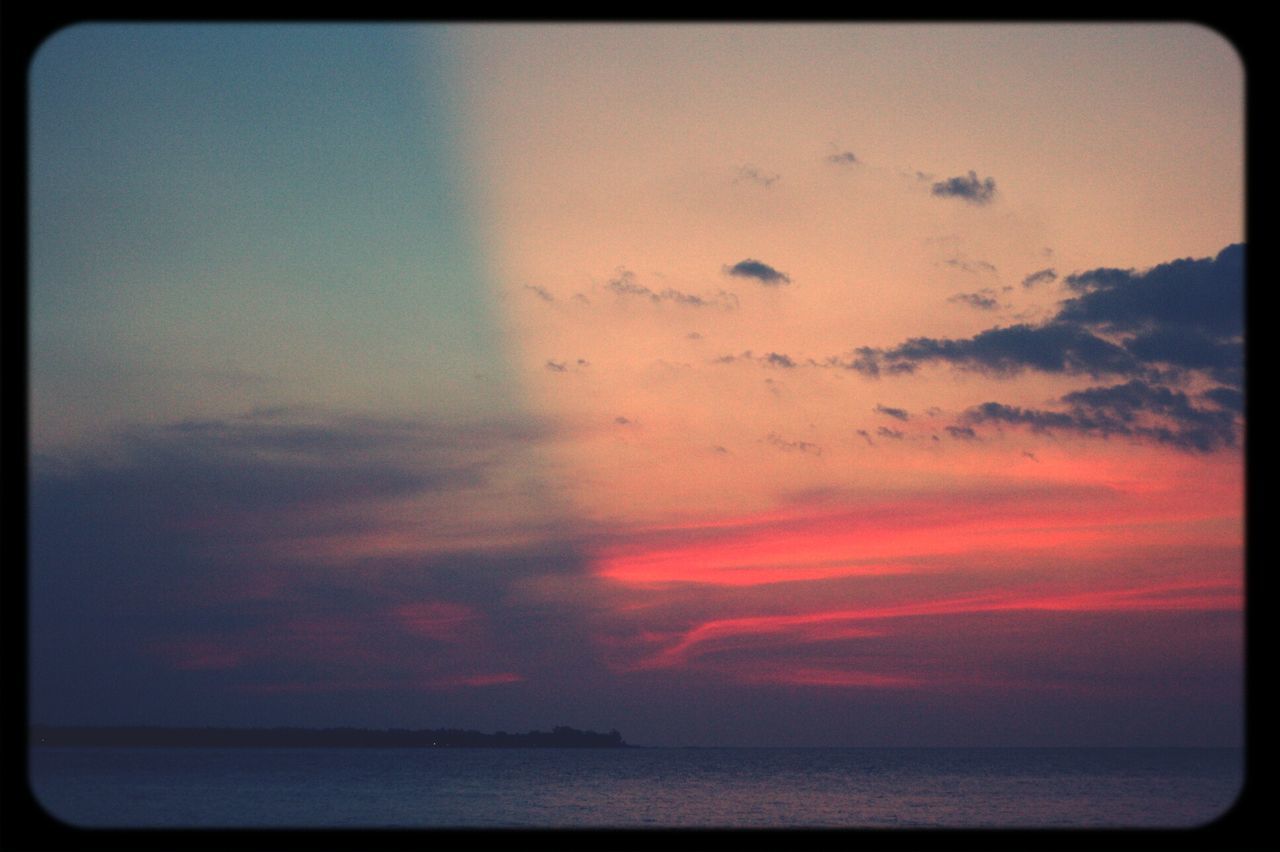 transfer print, sea, horizon over water, sunset, scenics, water, tranquil scene, beauty in nature, auto post production filter, sky, tranquility, orange color, nature, idyllic, beach, cloud - sky, waterfront, shore, outdoors, cloud