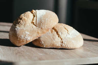 Close-up of bread on cutting board