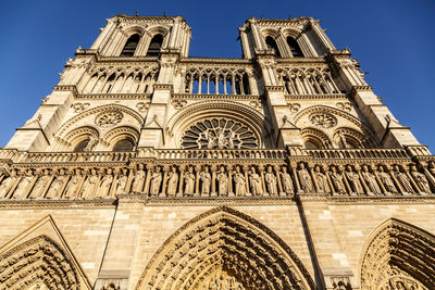  facade of notre-dame cathedral