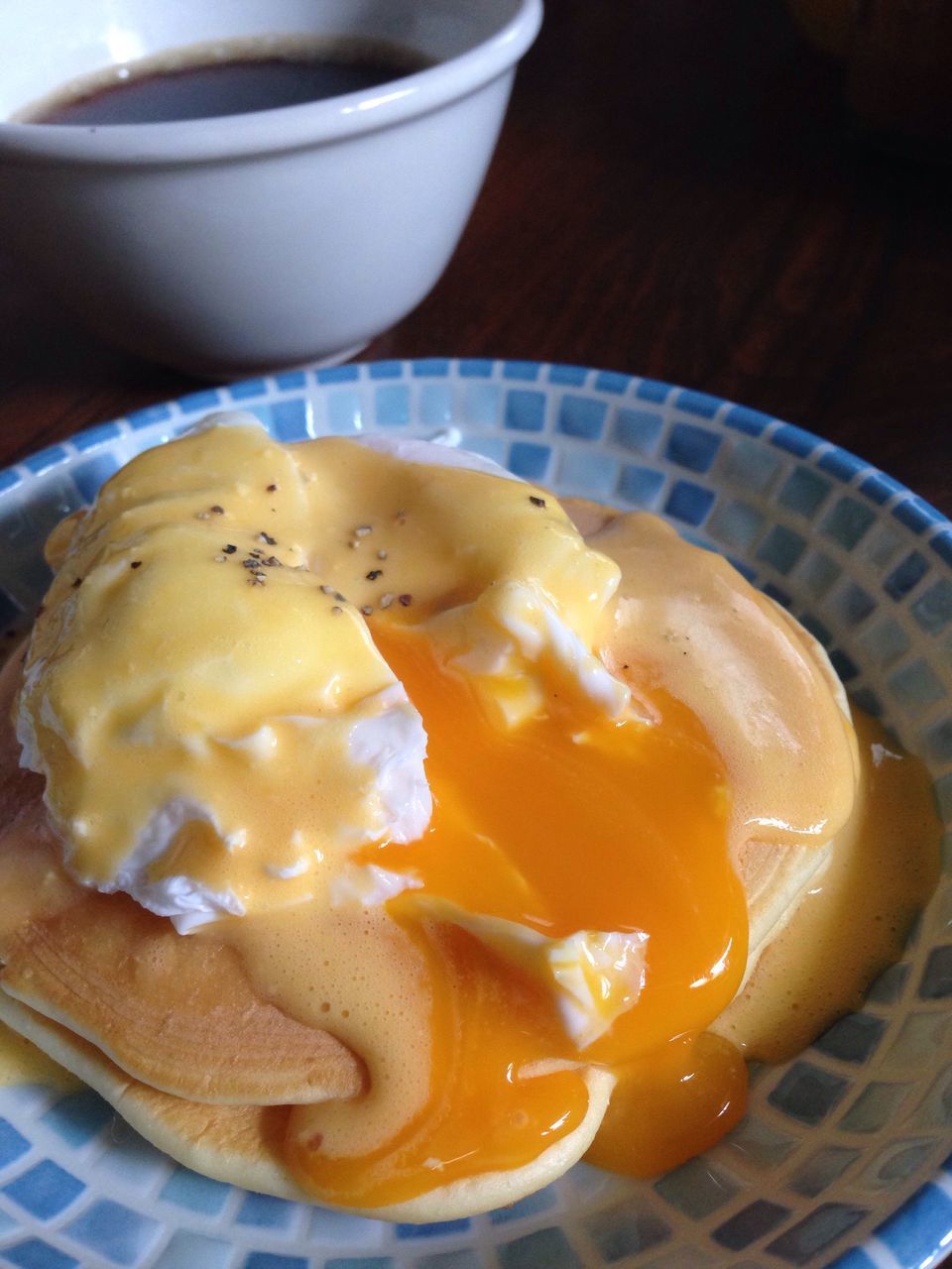 CLOSE-UP OF BREAKFAST IN PLATE