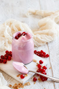 Close-up of fresh dessert with ice cream