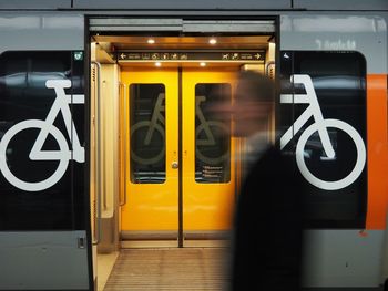 Yellow information sign