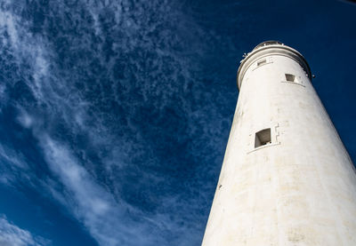 The lighthouse on st. mary's island in whitley bay