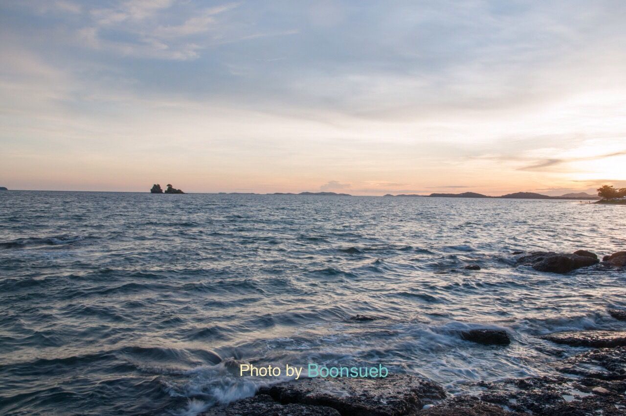 sea, water, nautical vessel, transportation, mode of transport, boat, sky, waterfront, scenics, cloud - sky, horizon over water, sailing, beauty in nature, sunset, nature, rippled, tranquility, tranquil scene, travel, idyllic