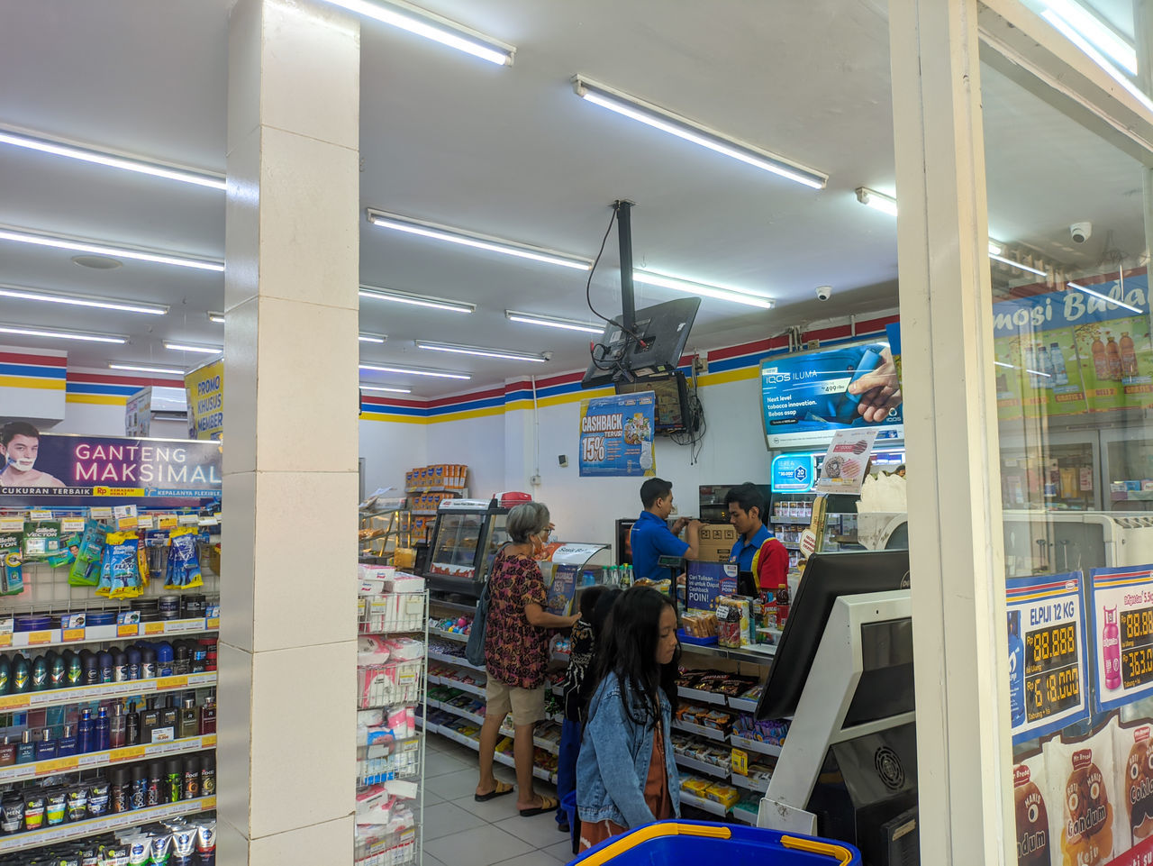 convenience store, retail, supermarket, business, adult, business finance and industry, indoors, building, men, occupation, store, working, communication, technology, women, group of people, shopping, looking, customer, standing