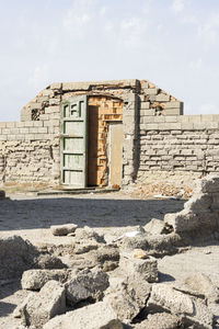 Door and wall of the torreon del cabo de gata