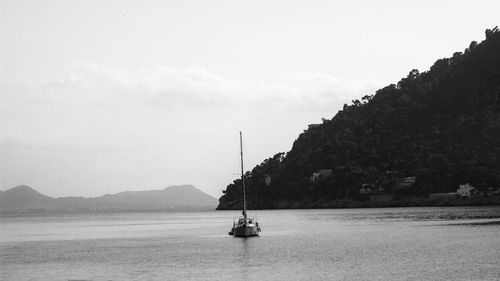 Boats sailing in sea