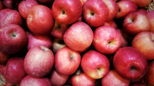 Full frame shot of apples