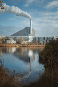 A energy plant which transforms heat and power waste into energy.