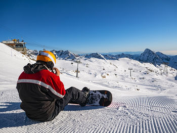 Snowboarder on a ski slope