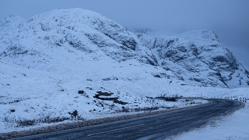 One of the most scenic road trips in the scotland the a82 weaves it way through glencoe in winter,