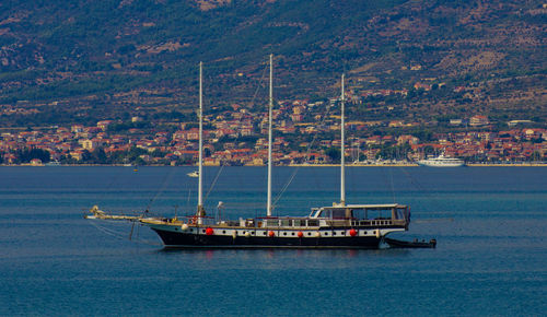 Boats sailing in sea