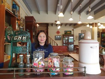 Portrait of smiling woman in restaurant