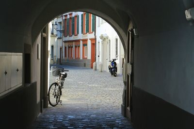 Narrow alley