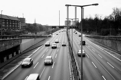 Traffic on highway in city