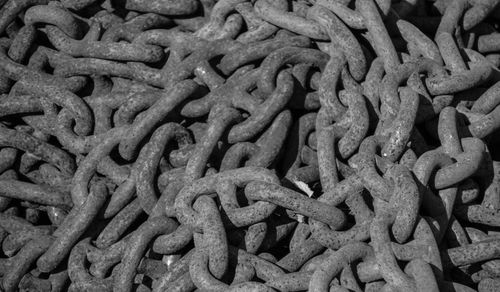 Full frame shot of rusty chains