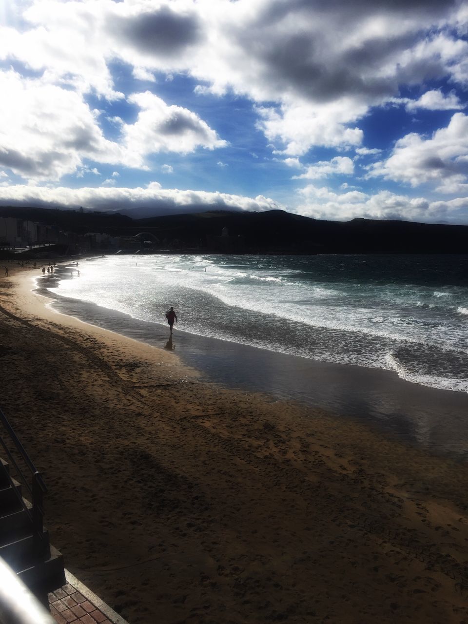 sea, sky, water, cloud - sky, beach, scenics, horizon over water, leisure activity, real people, nature, lifestyles, sand, outdoors, men, beauty in nature, day, one person, vacations, wave, mammal, people