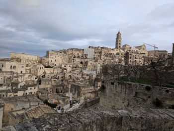 Old ruins of building against sky