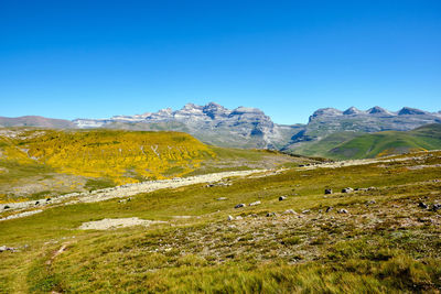 Beautiful landscape in the ordesa y monte perdido national park in the spanish pyrenees