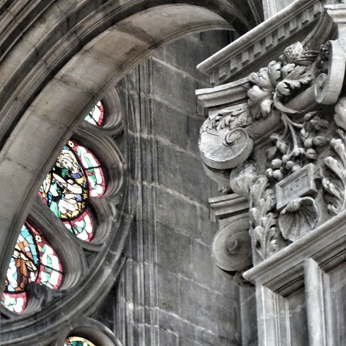 architecture, arch, built structure, history, indoors, low angle view, ornate, religion, place of worship, church, old, the past, circle, building exterior, spirituality, historic, no people, clock