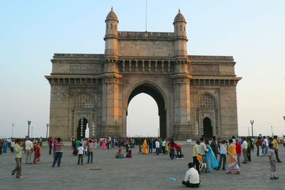 People in front of gateway of india