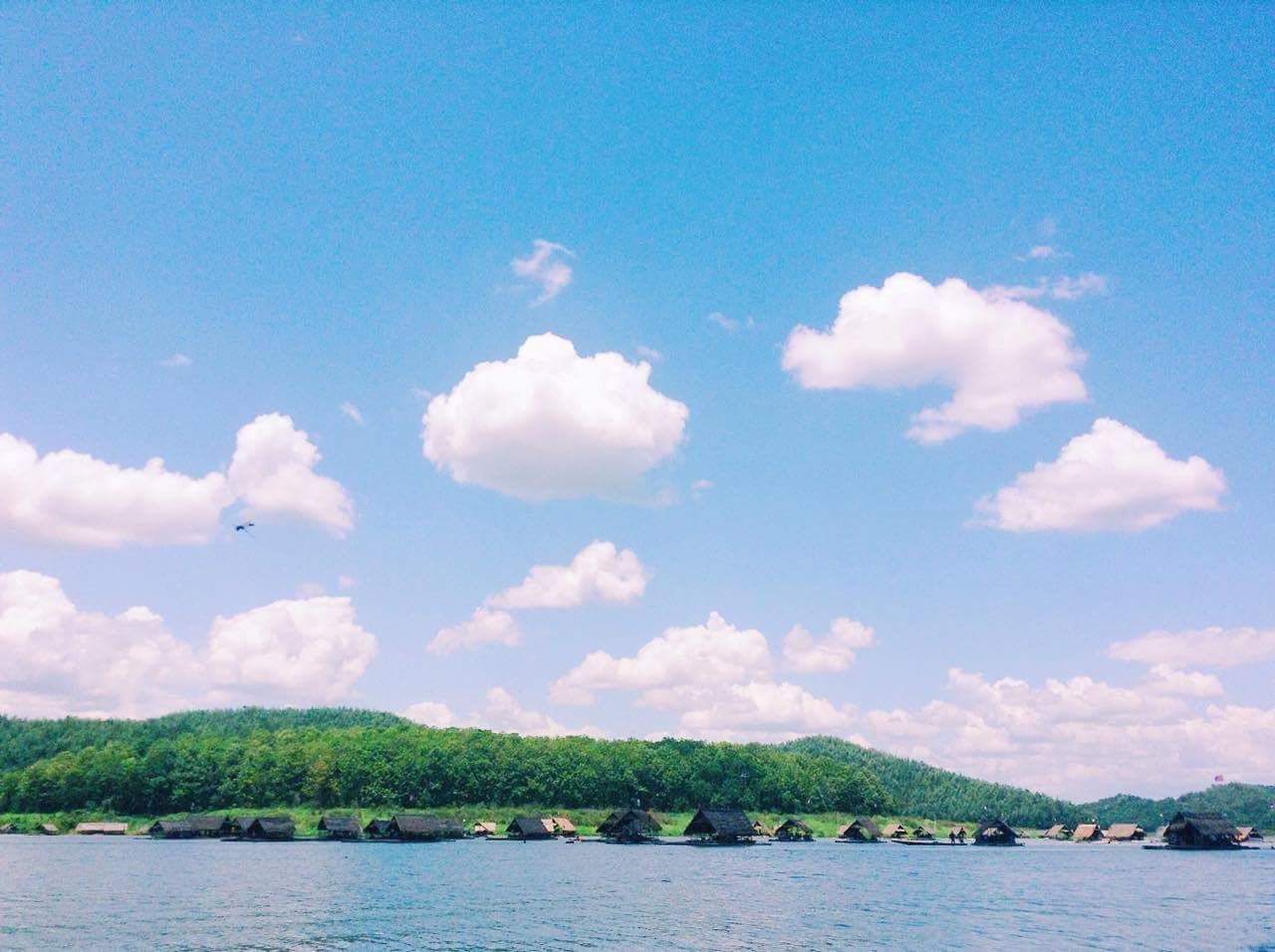 SCENIC VIEW OF LAKE