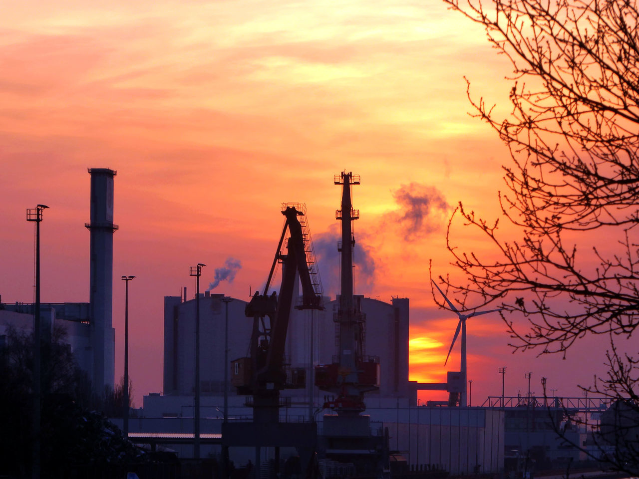 sunset, environment, industry, fuel and power generation, factory, environmental issues, sky, oil industry, smoke stack, social issues, built structure, refinery, no people, outdoors, gas, petrochemical plant, oil refinery