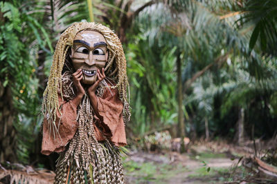 Man wearing mask