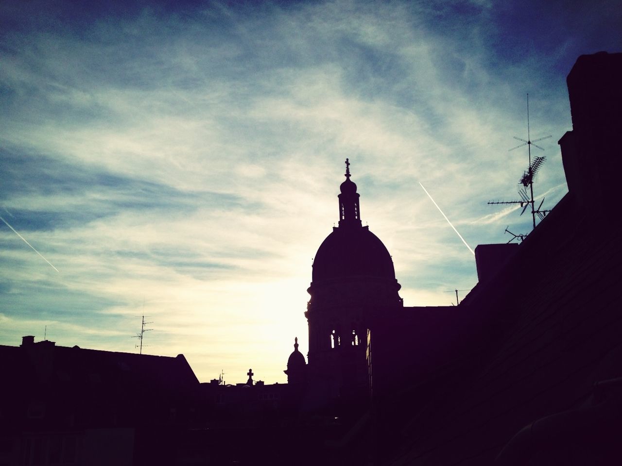 architecture, building exterior, built structure, place of worship, religion, spirituality, sky, church, cloud - sky, silhouette, sunset, low angle view, cloudy, cloud, cathedral, history, dusk, steeple