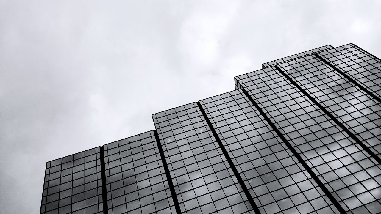 LOW ANGLE VIEW OF MODERN OFFICE BUILDING