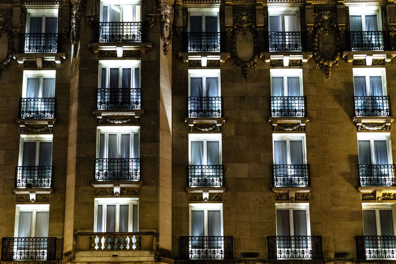 Houses by night