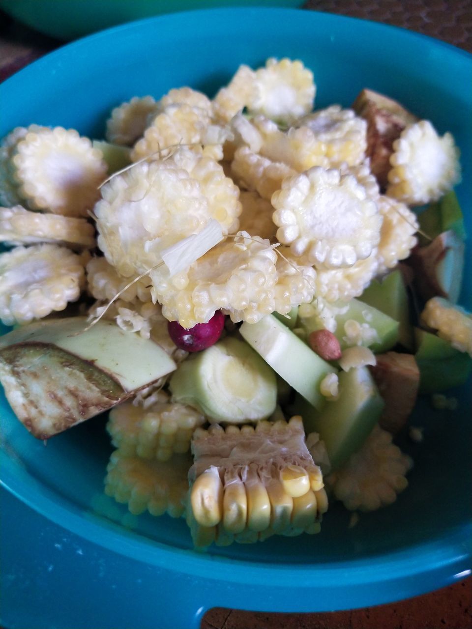 CLOSE-UP OF MEAL SERVED IN BOWL