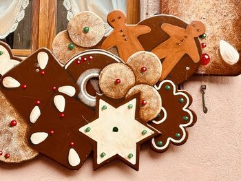 Directly above shot of gingerbread cookies on table