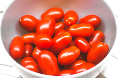 Close-up of tomatoes in bowl