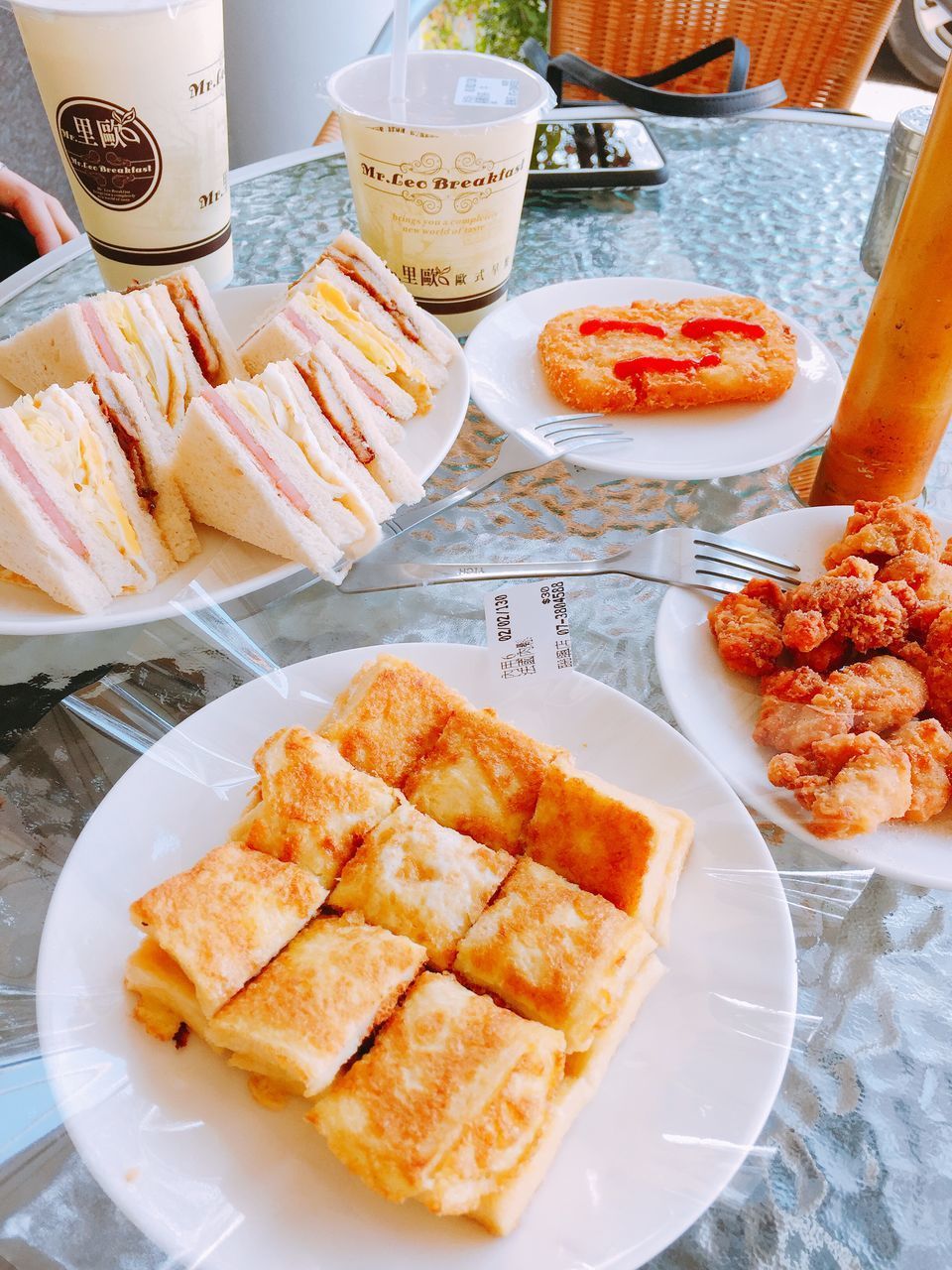 HIGH ANGLE VIEW OF FOOD SERVED ON TABLE