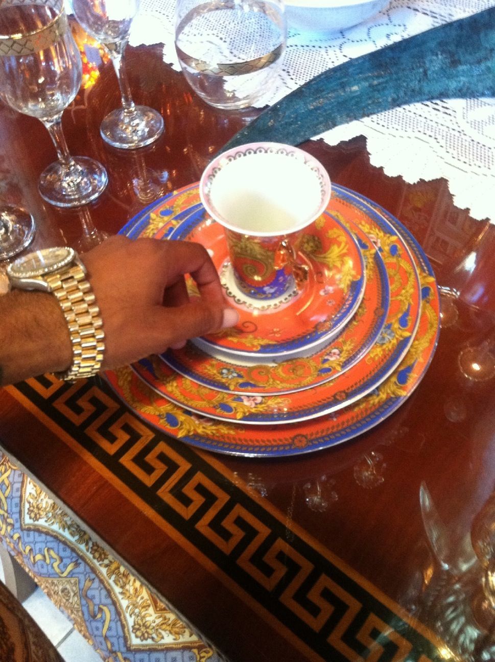 Wat u know bout a versace table and plates?