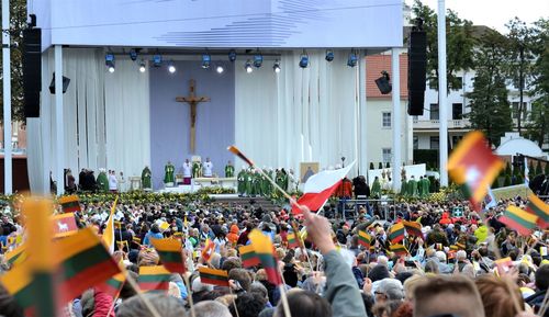 Group of people on meet with the pope