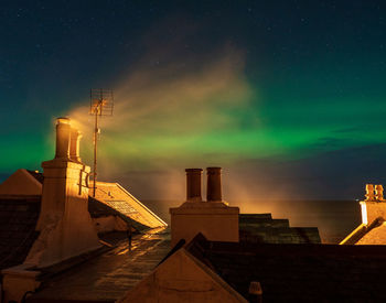 Aurora over roof , pennan 