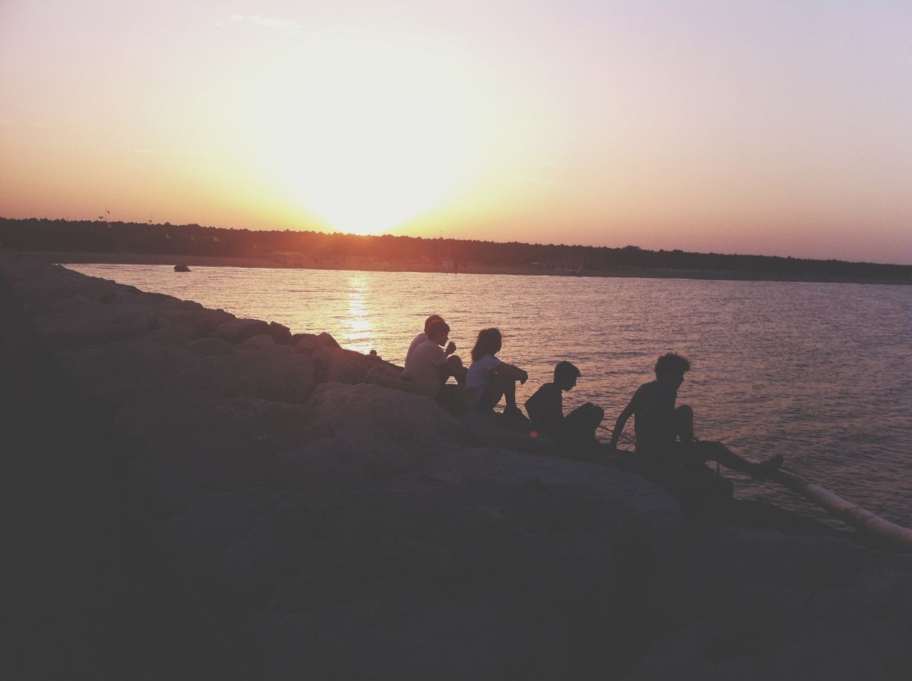 sunset, water, sun, sea, scenics, silhouette, tranquil scene, beauty in nature, tranquility, nature, clear sky, sunlight, orange color, idyllic, reflection, sky, beach, copy space, horizon over water