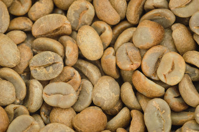 Un-roasted green coffee beans