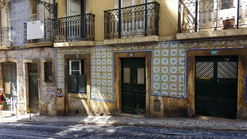 Abandoned building