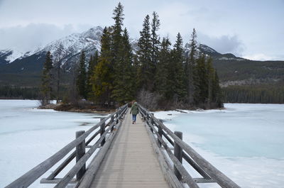 Frozen pyramid lake and pyramid mountain