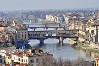 Ponte vecchio on the arno river in florence, italy