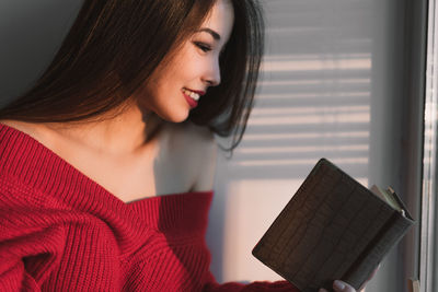 Young woman smiling