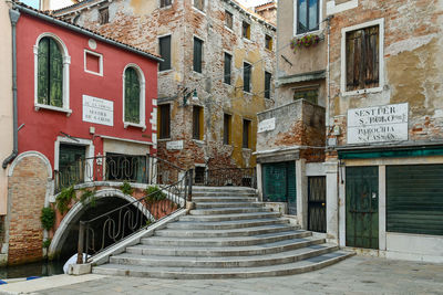 Ponte della chiesa bridge in san polo district, venice, italy